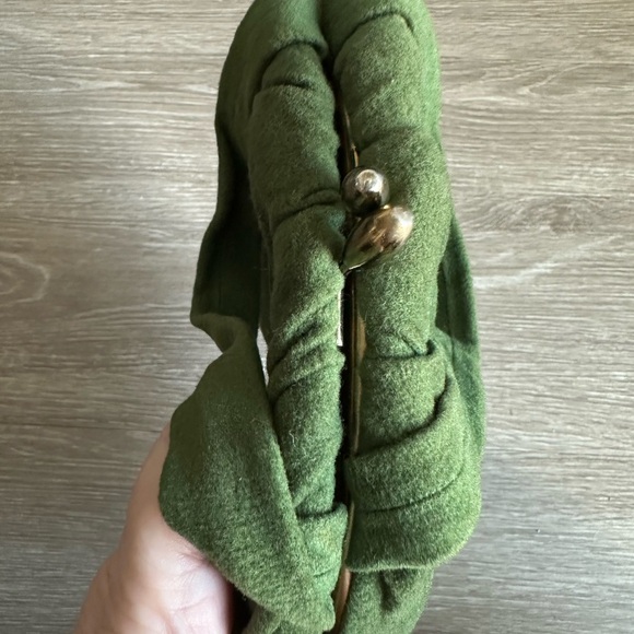 Beautiful Vintage 1960s Green Kisslock Handbag - Picture 11 of 13